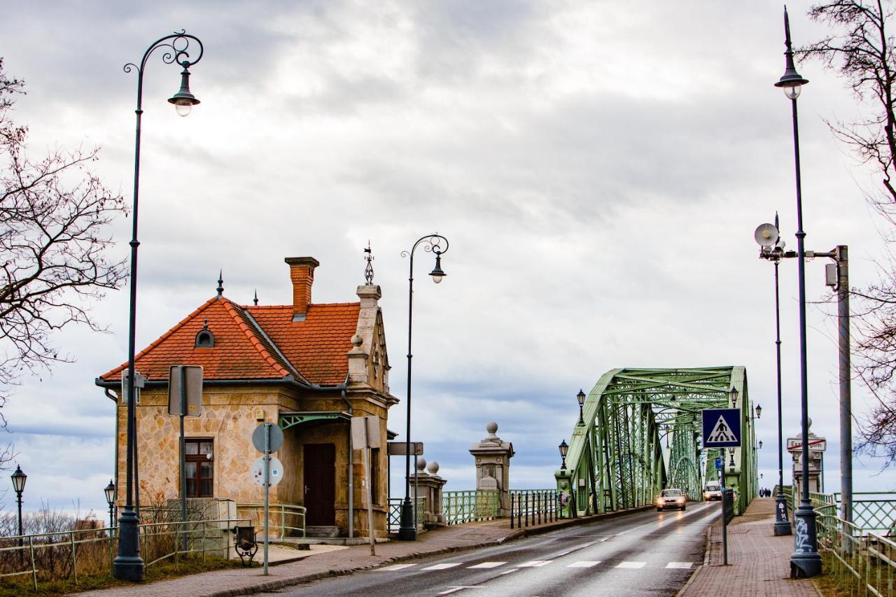 Bridge Apartment エステルゴム エクステリア 写真